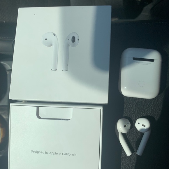 Airpods - Picture 2 of 7